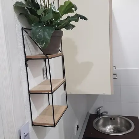 Red Moon Apartment *